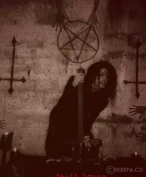 اتاق فرار خانه شیطان