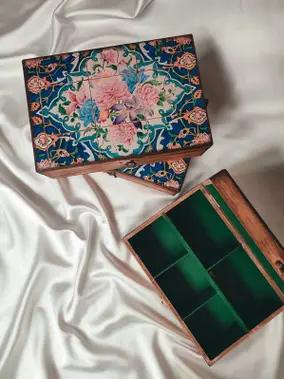 تجربه دکوپاژ روی آیینه چوبی