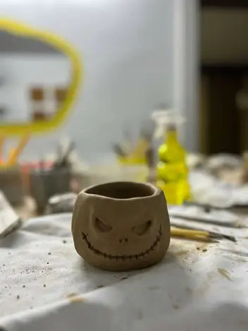 سینما ترس سفالگری با دست حانیس سرامیک