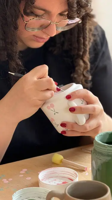 تجربه نقاشی ماگ شخصی با رنگ و لعاب